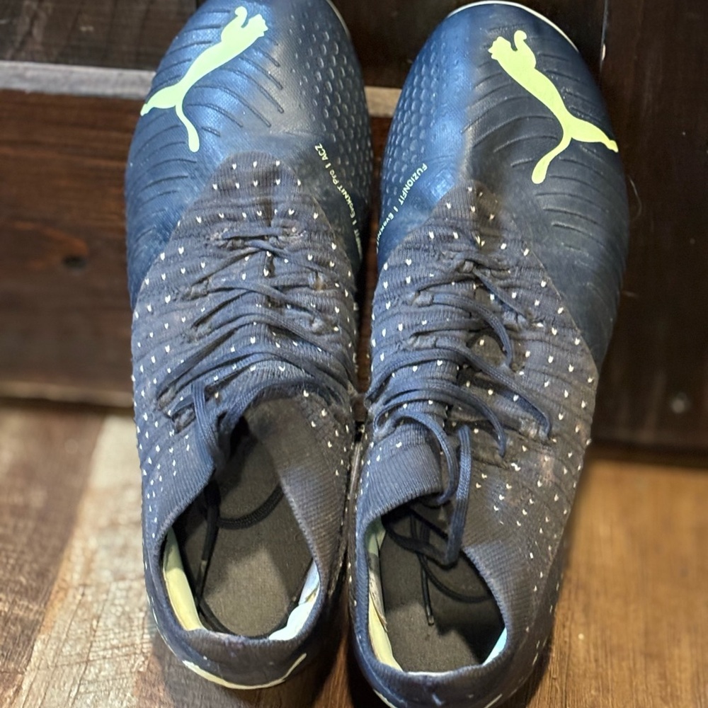PUMA cleats - Picture 2 of 4